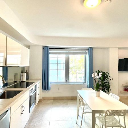 Beachfront Apt In Carlyle Hotel On Ocean Drive ไมอามีบีช ภายนอก รูปภาพ